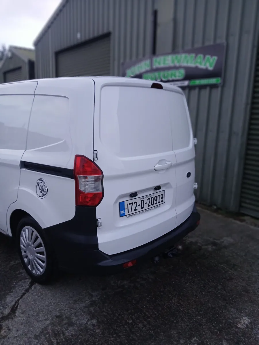 Ford Transit Courier 2017 - Image 4