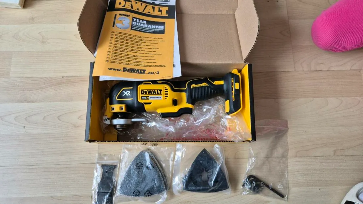 Multi Tool DEWALT DCS355N XR Brushles.New - Image 1