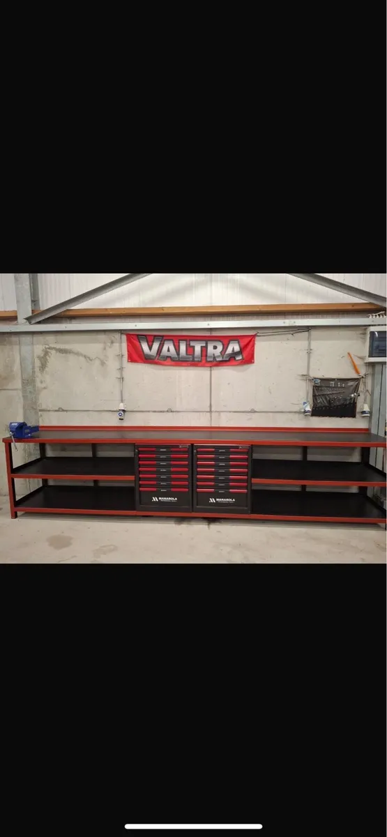 Steel work benches - Image 1