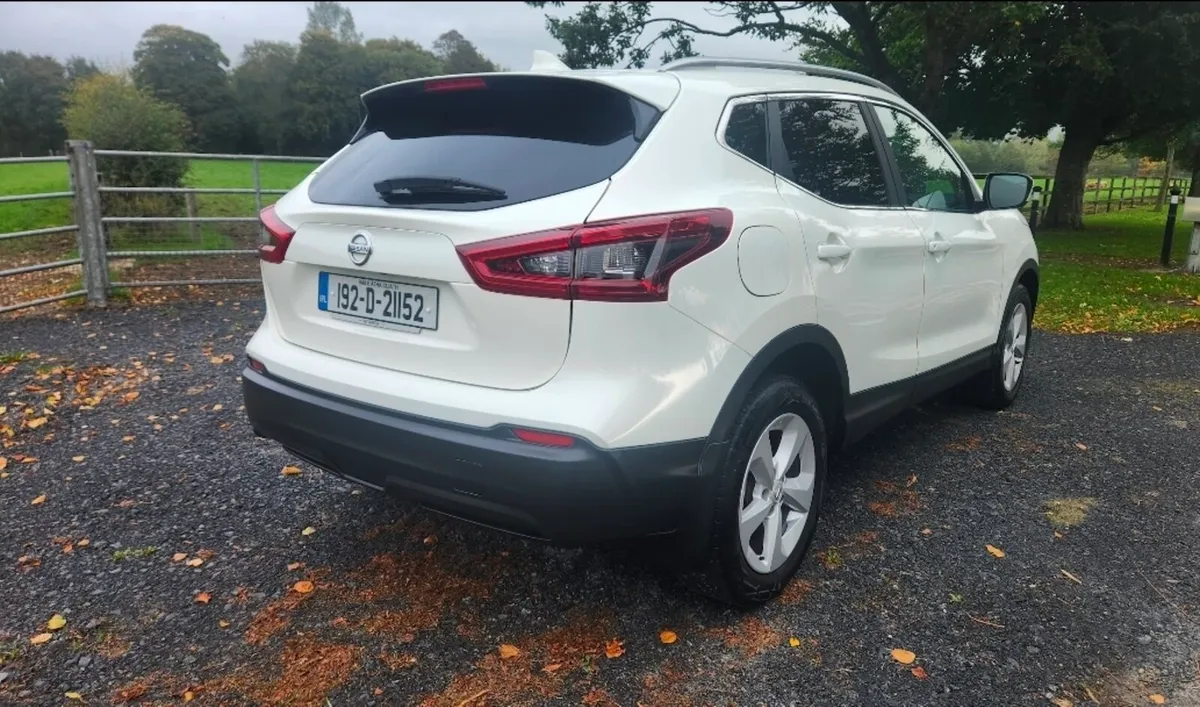 Nissan Qashqai SV Top Spec Van - Image 3