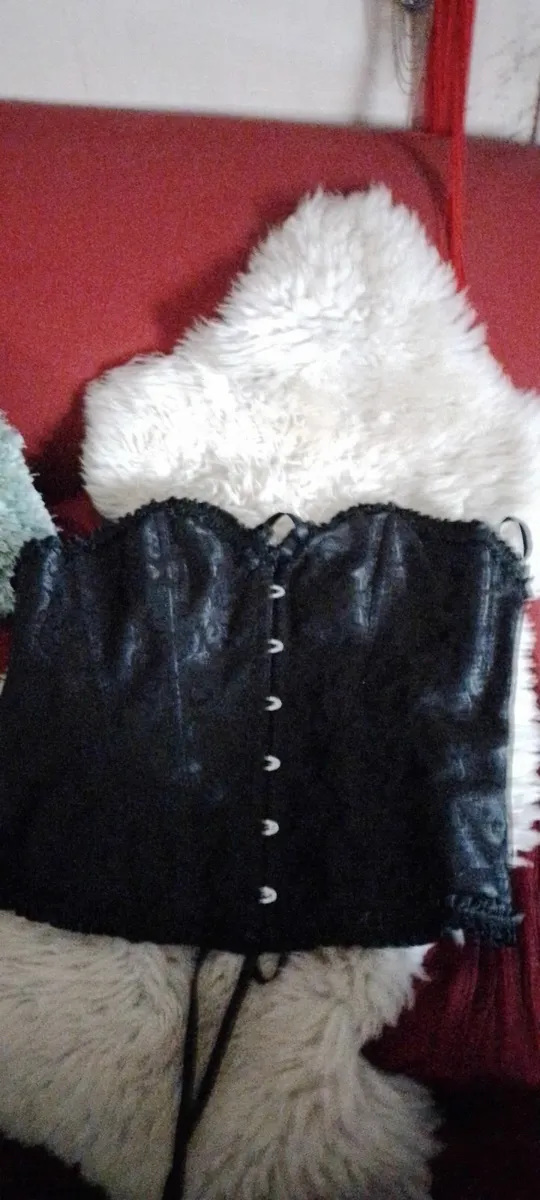 Crossdresser? Long coats.. jackets - Image 3