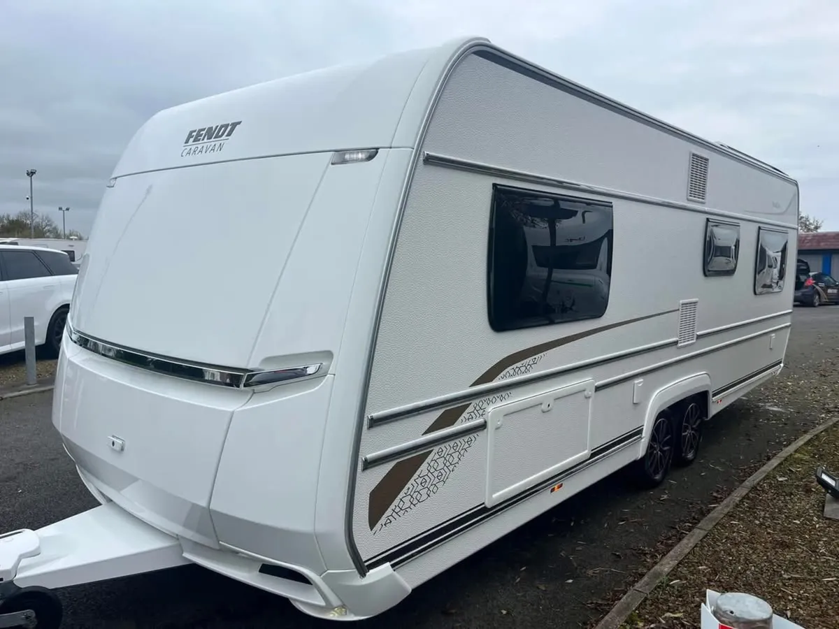 2022 FENDT PALACE 650 5/6 BERTH LUX CARAVAN!! - Image 3