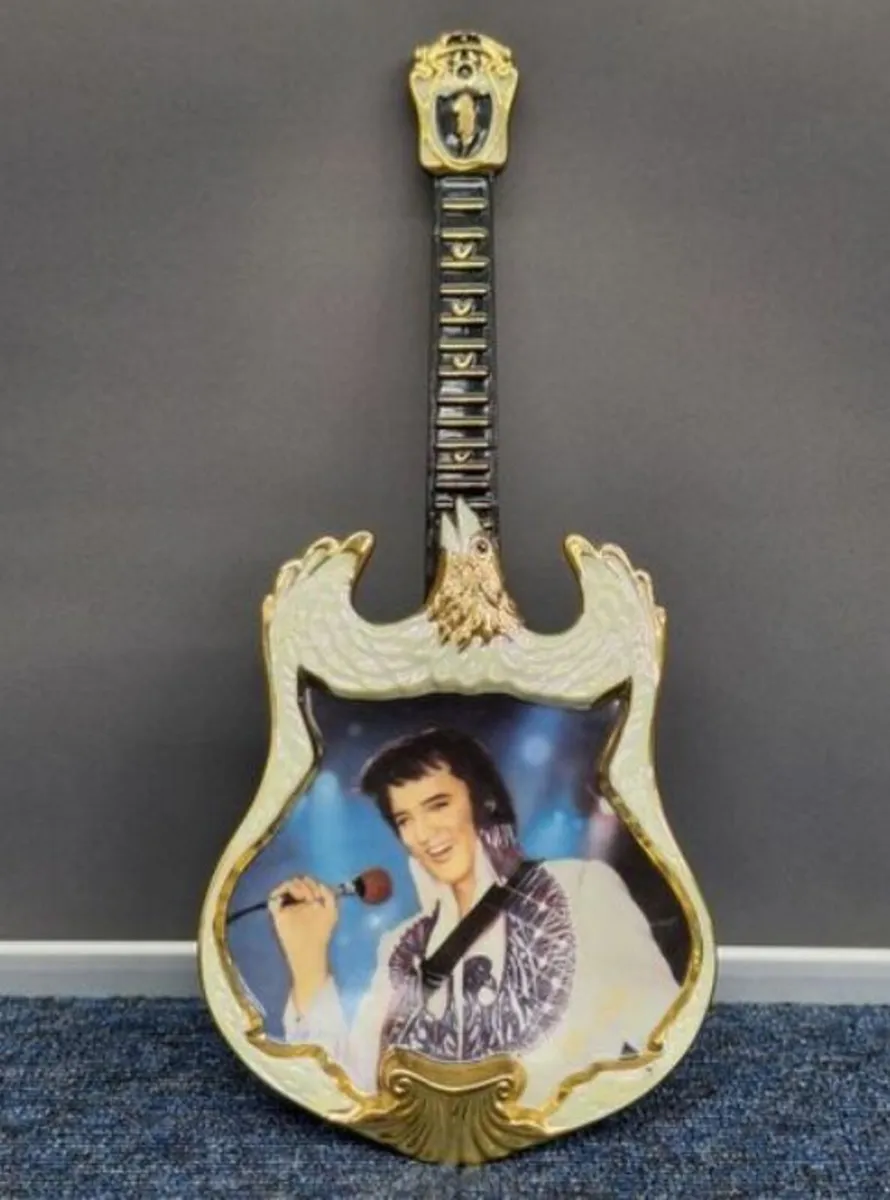 Elvis The Guitar Wall Plate , Free Post - Image 2