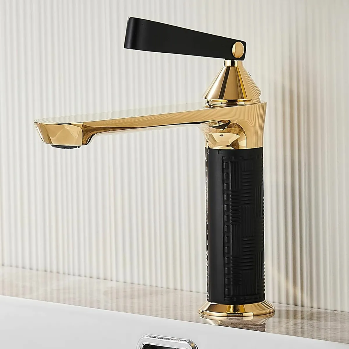 Bathroom Tap – Single Lever Basin Mixer with - Image 1
