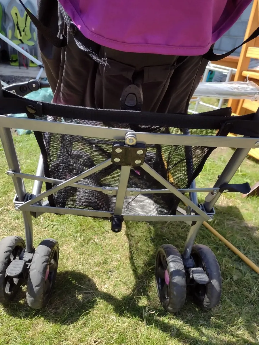 Mamas and Papas cruise buggy double swivel wheels - Image 3