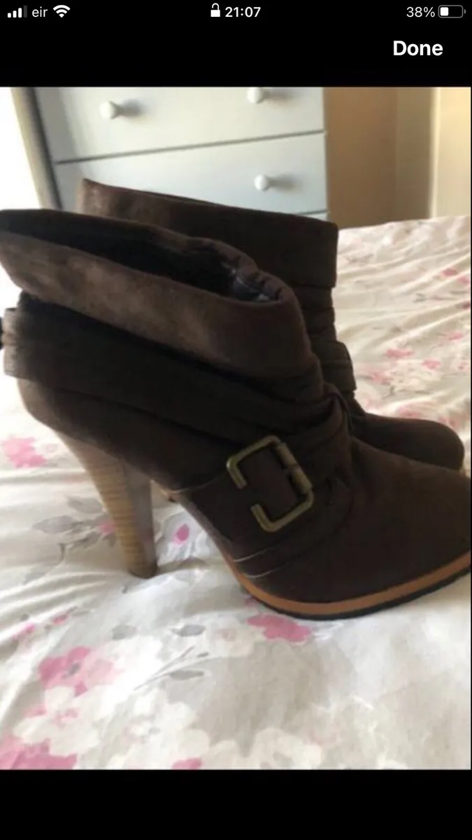 Ladies BNWT boots size 6 €20 - Image 1