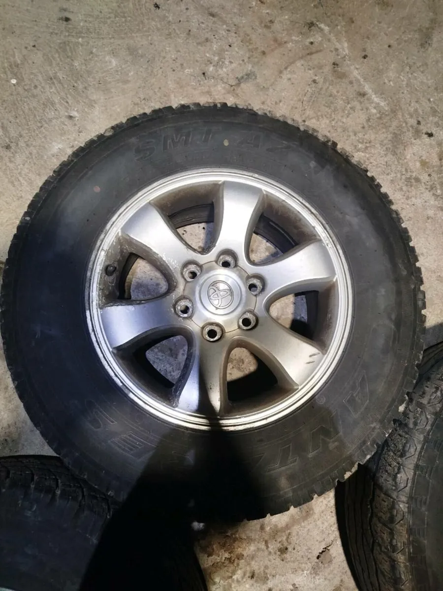 17" land cruiser Toyota alloys - Image 2