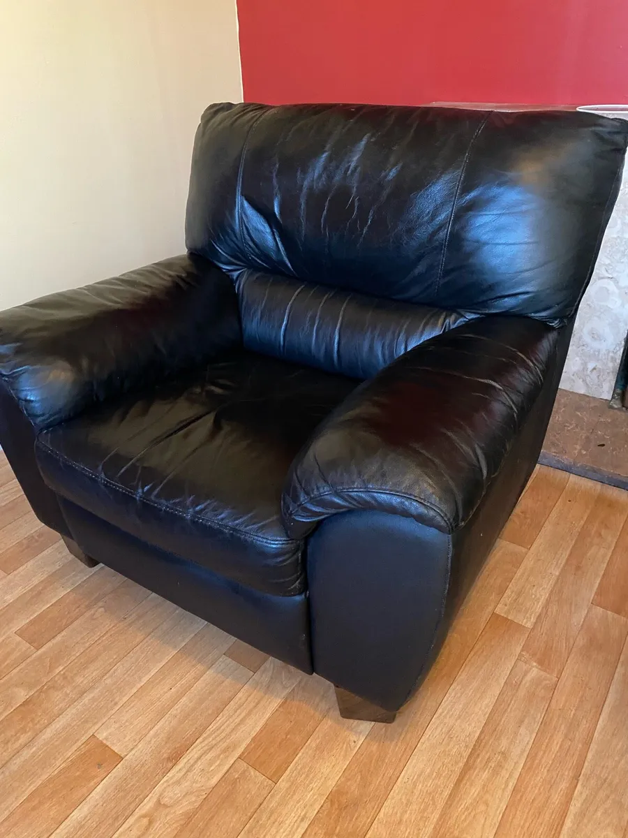 1 Black leather arm chair - Image 2