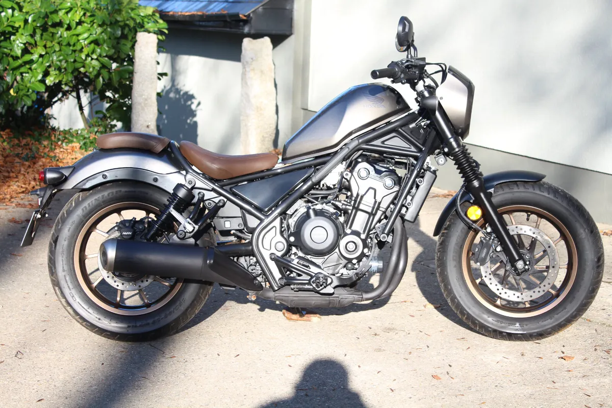 2023 Honda CMX500 Rebel with only 95km from new - Image 2