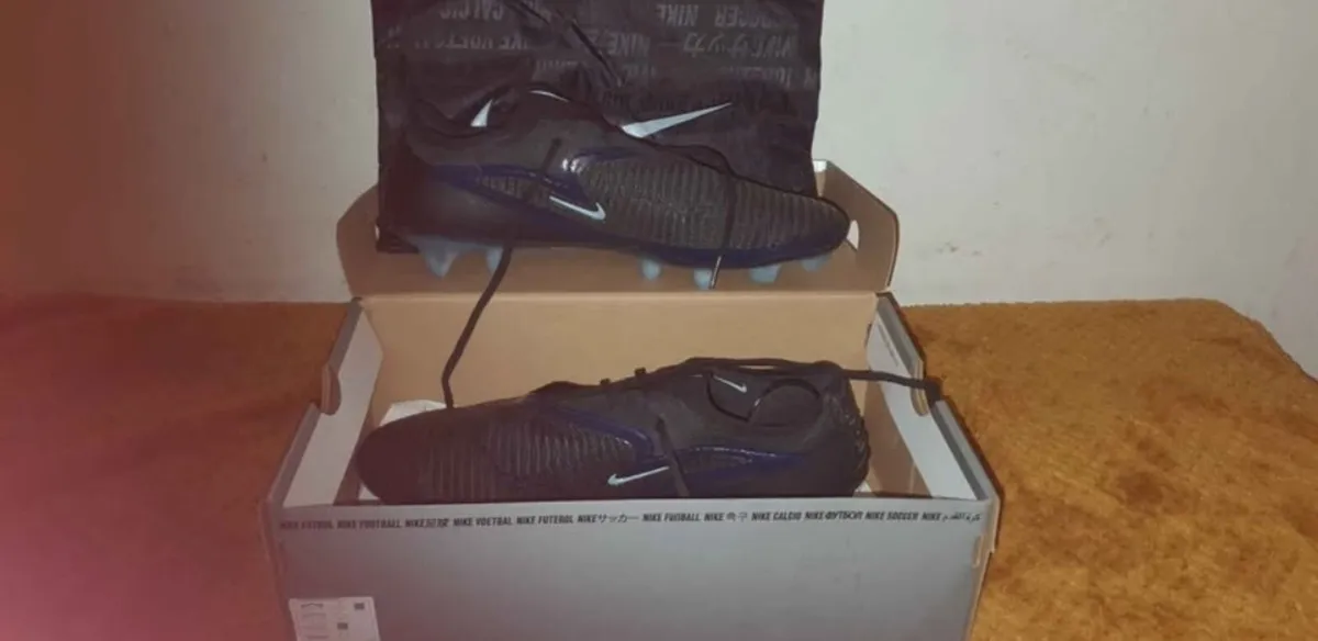 Elite Nike football boots Size 10.5 brand new - Image 2