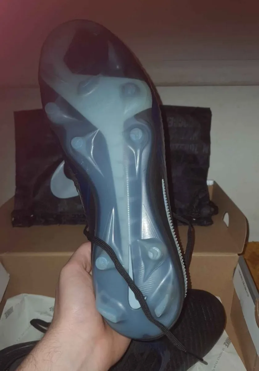 Elite Nike football boots Size 10.5 brand new - Image 4
