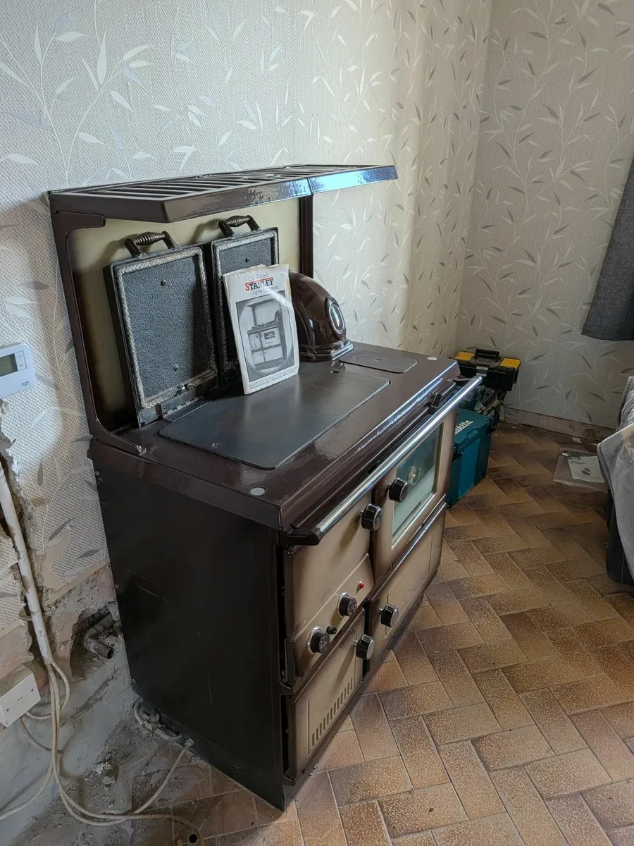 Range cooker - Image 1