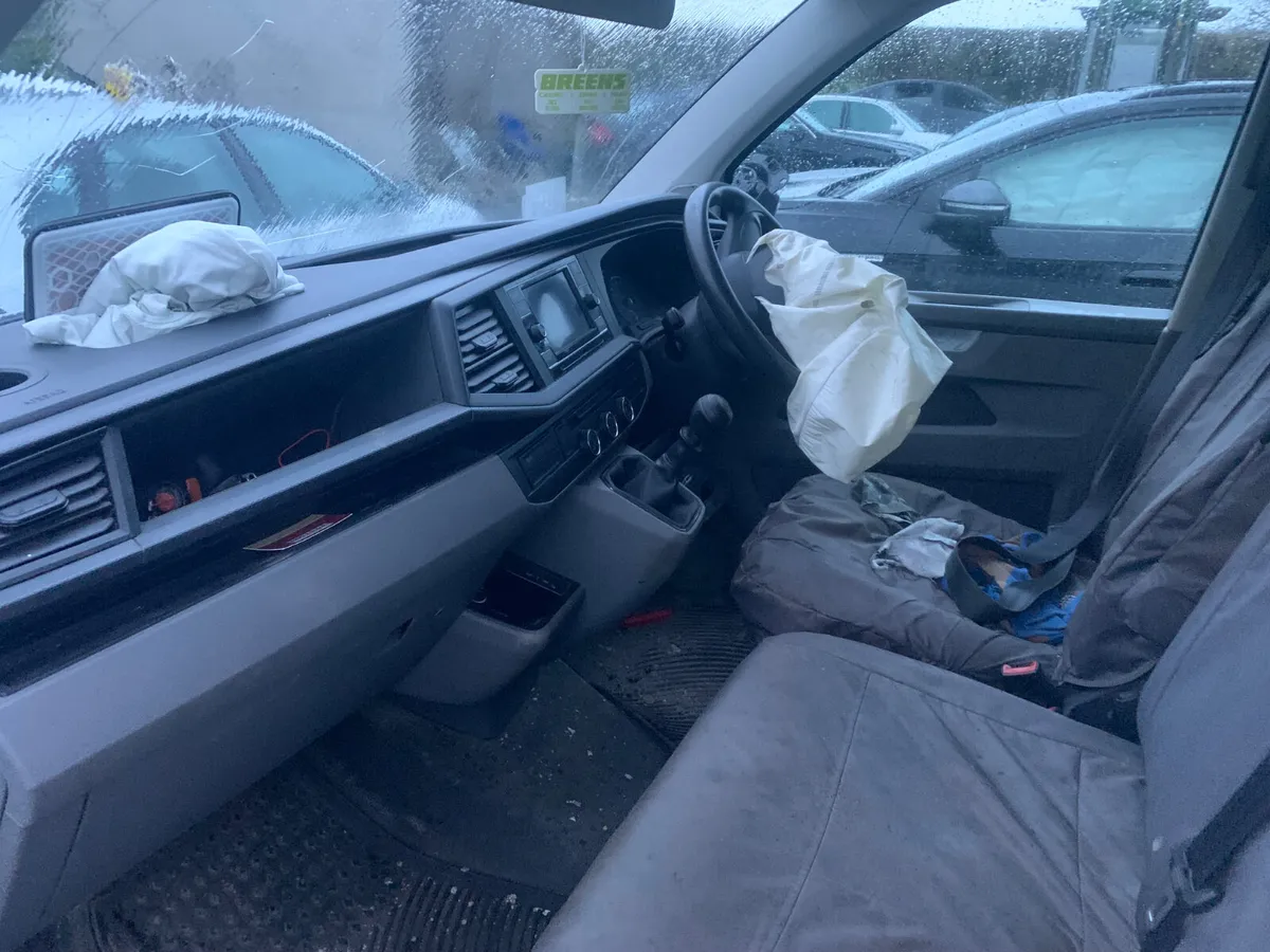 211 VW TRANSPORTER  LIGHTS DAMAGE - Image 3