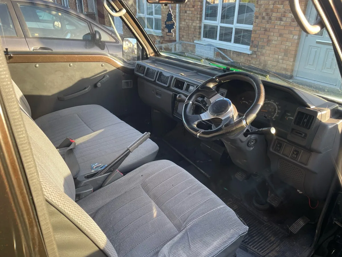 Mitsubishi L300 D - Image 2