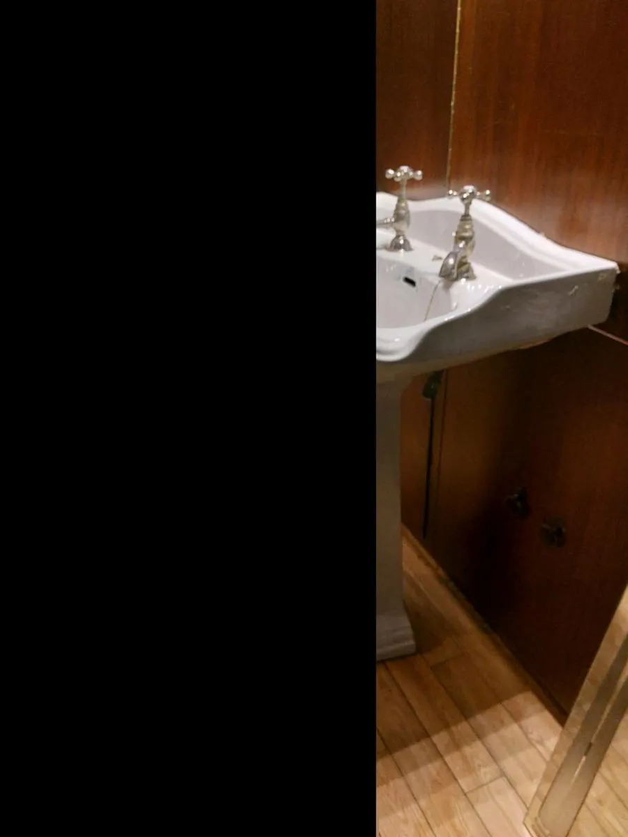 Sink and pedestal - Image 3