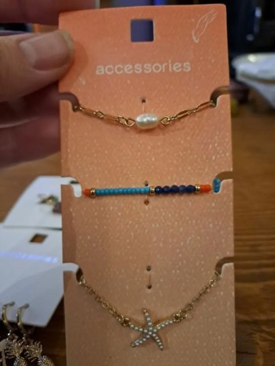 Jewellery earrings and necklaces - Image 2