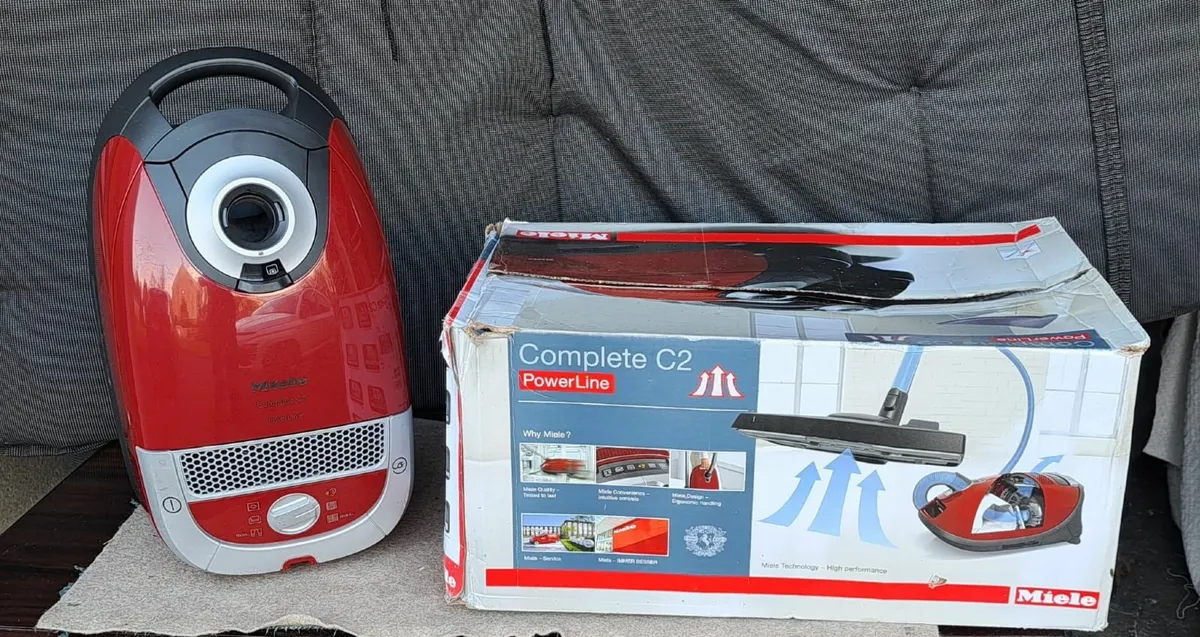 Vacuum cleaner - Image 2