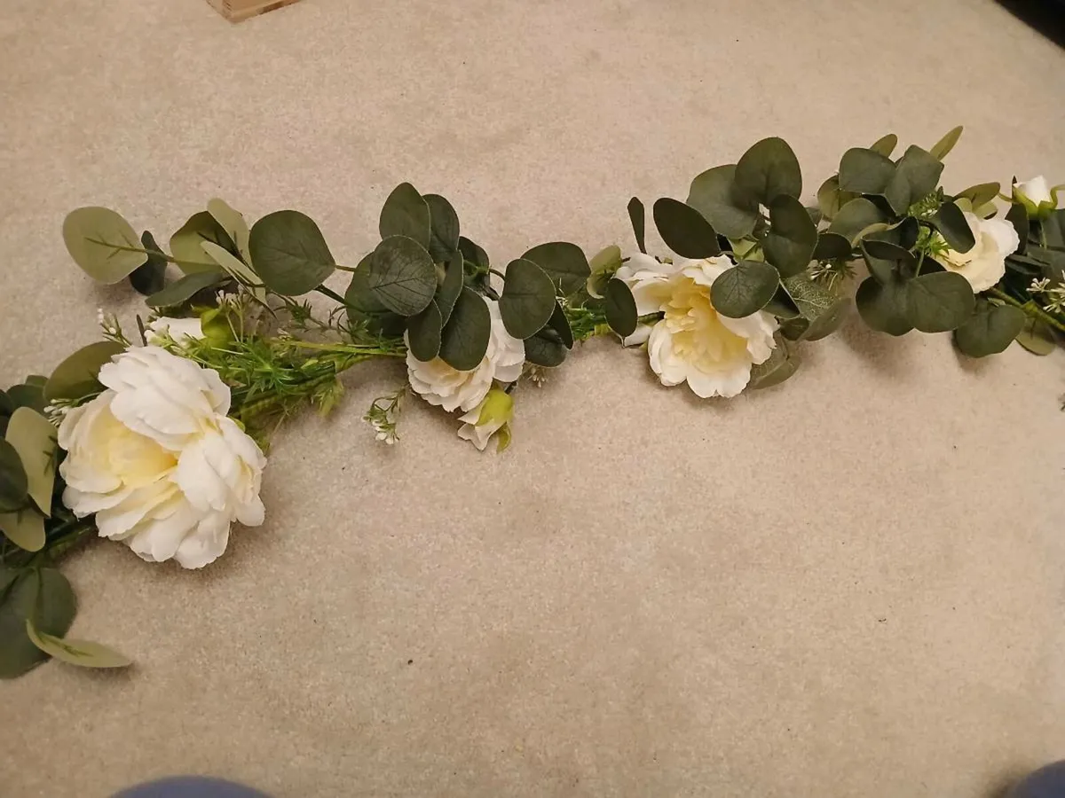 Flower garland - Image 2