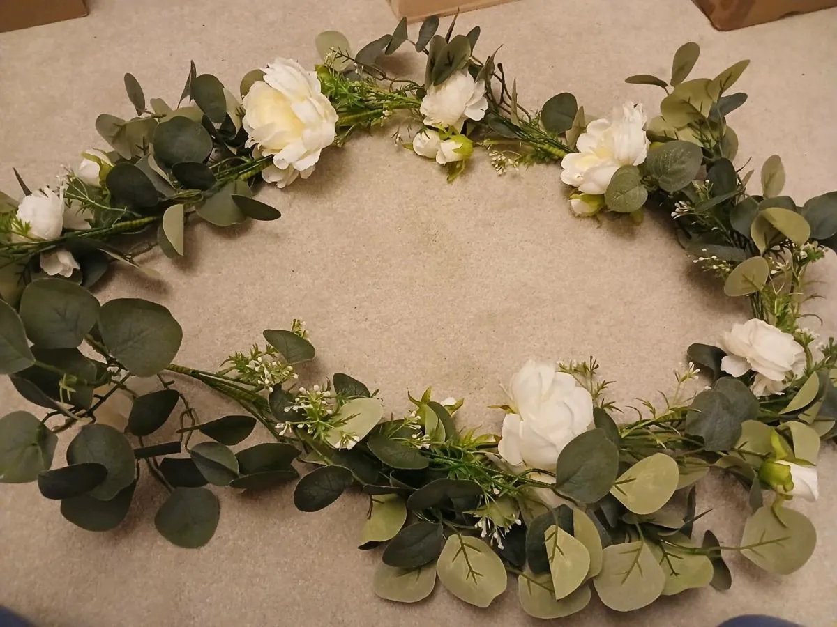 Flower garland - Image 1