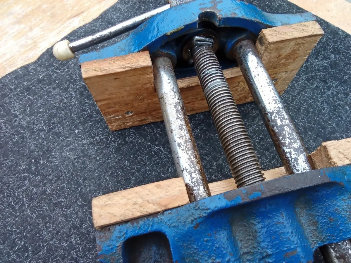 Record Brand No:50 Carpenters Vice. - Image 2