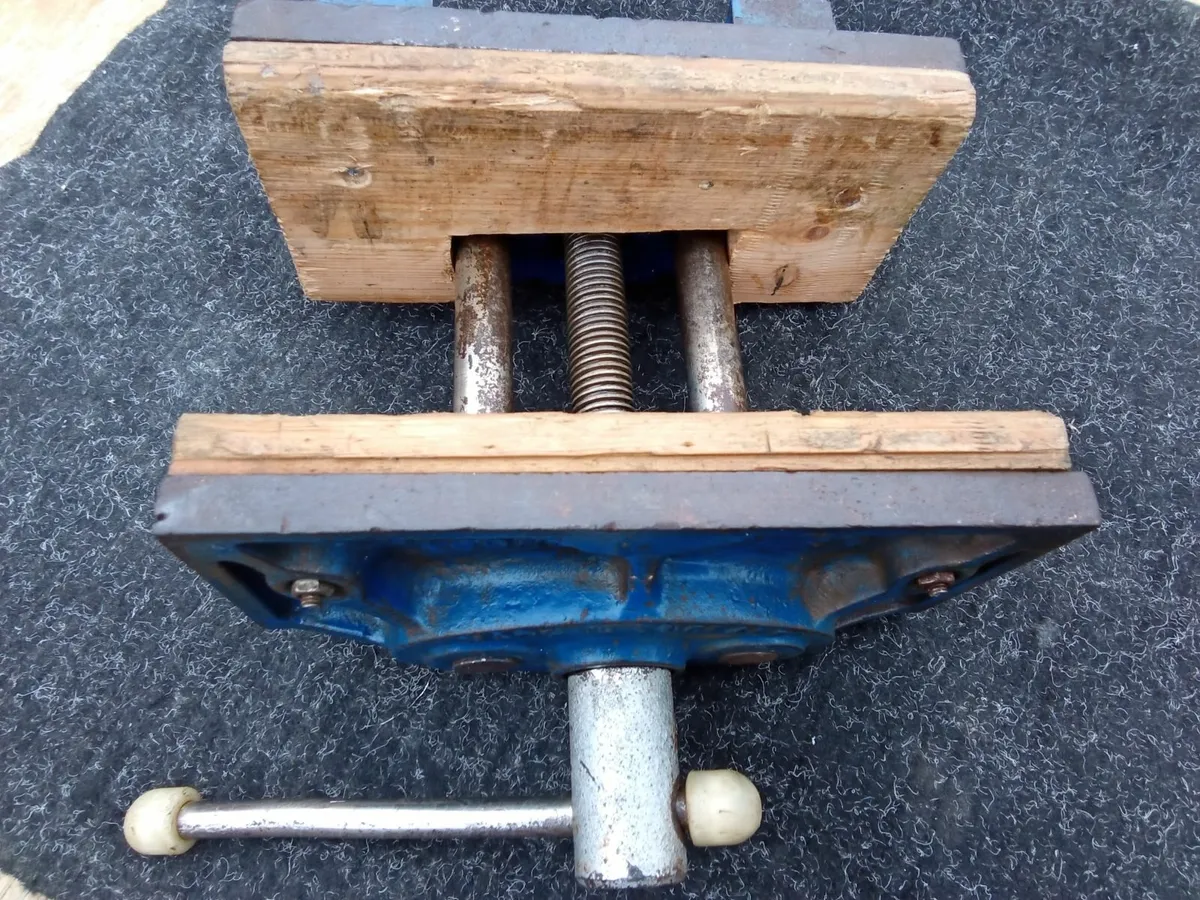 Record Brand No:50 Carpenters Vice. - Image 3