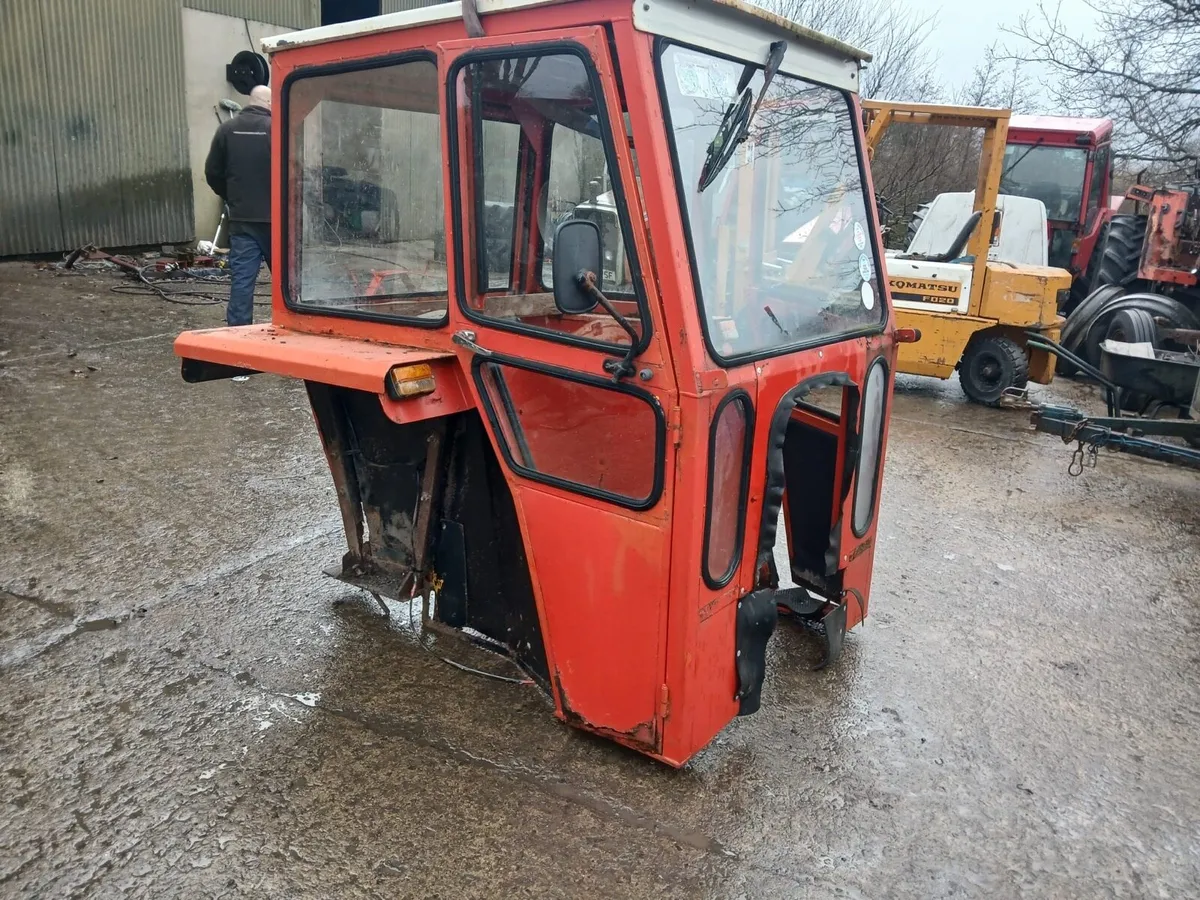Tractor cabs - Image 3