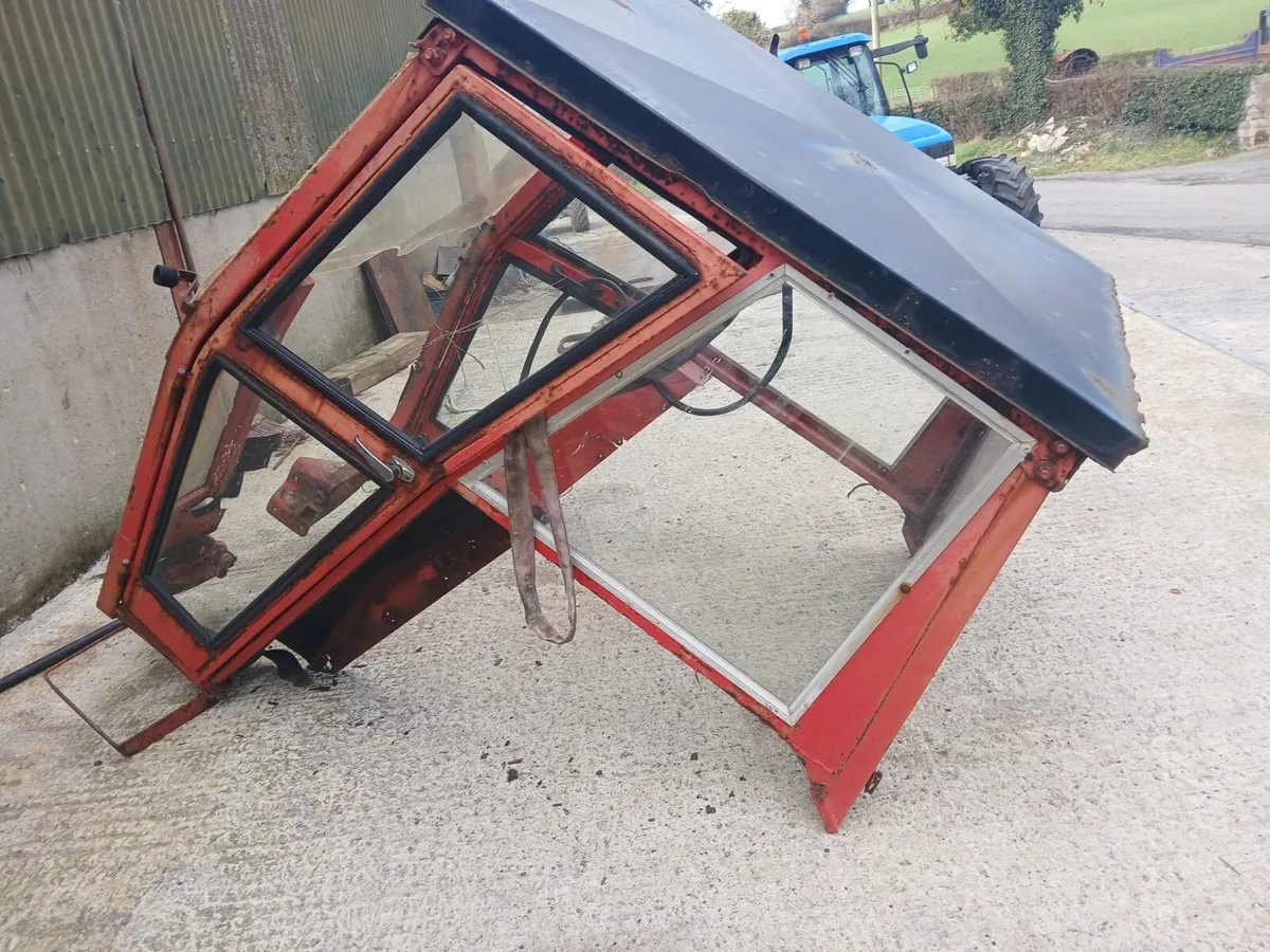 Tractor cabs - Image 4