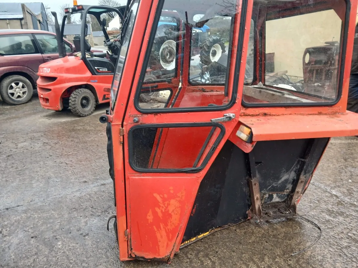 Tractor cabs - Image 1