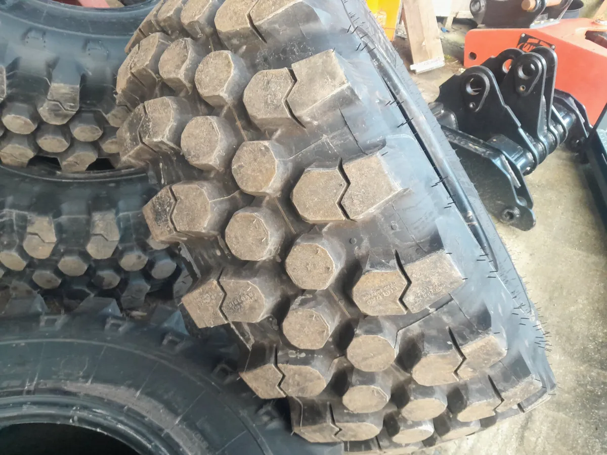 Michelin 460/70/24 tyres x 4 (18076) - Image 2
