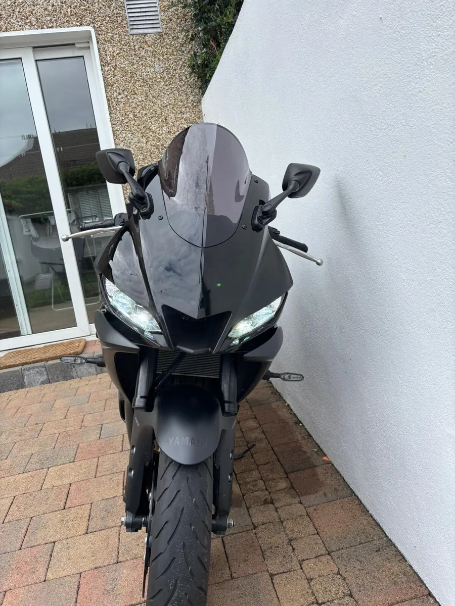 YAMAHA R3 2024 - Image 2