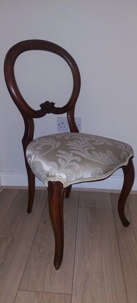 Victorian Walnut Ballon-Back Chair - Image 1