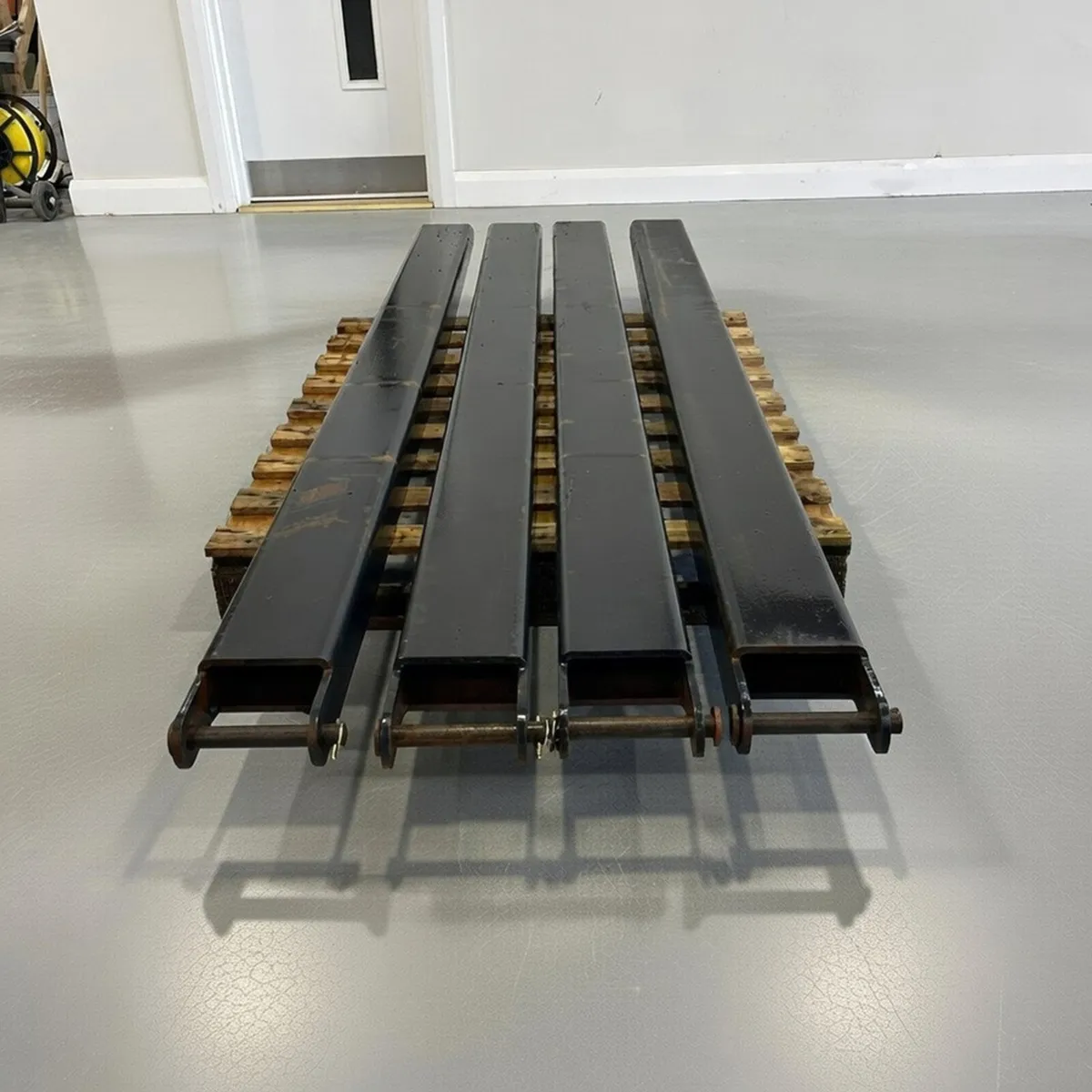 Pallet forks extensions - Image 1
