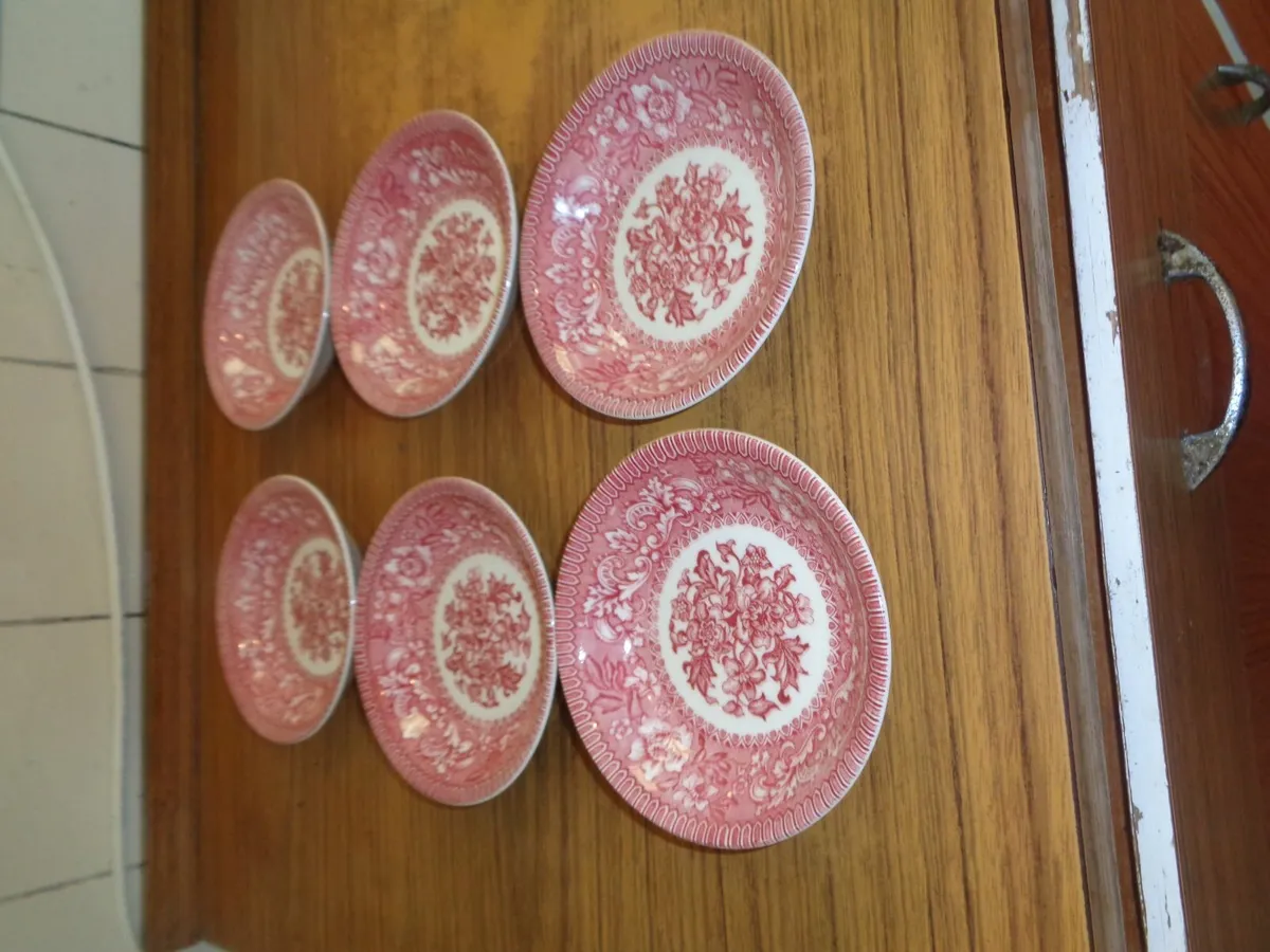 Vintage Ceramic Desert/Cereal Bowls x 6 for Sale - Image 3