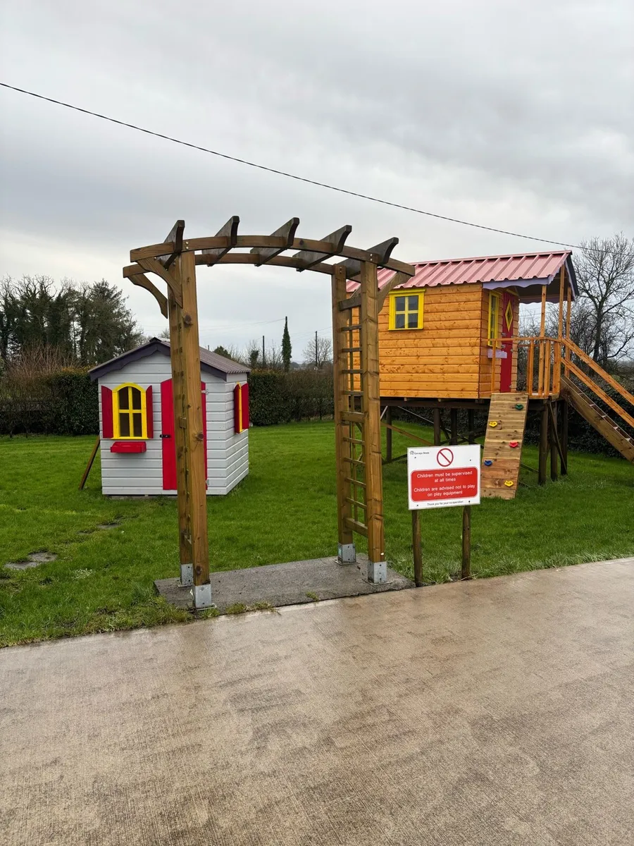 Garden furniture and Sheds - Image 2