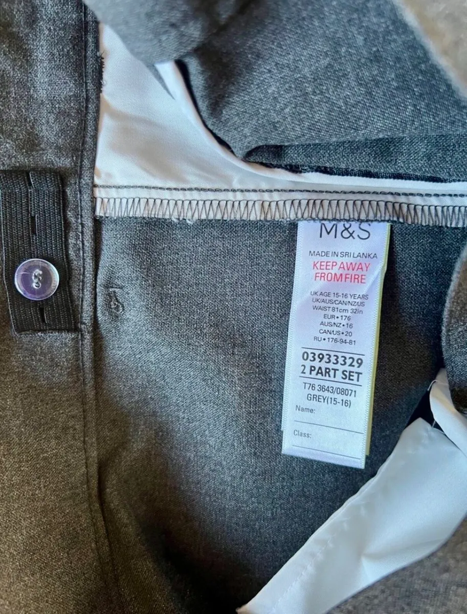 School uniforms - Image 4