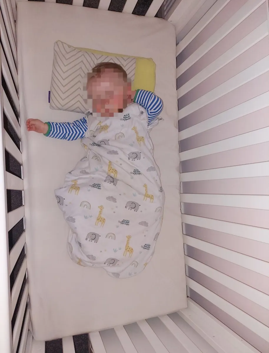 White cot with mattress - Image 2