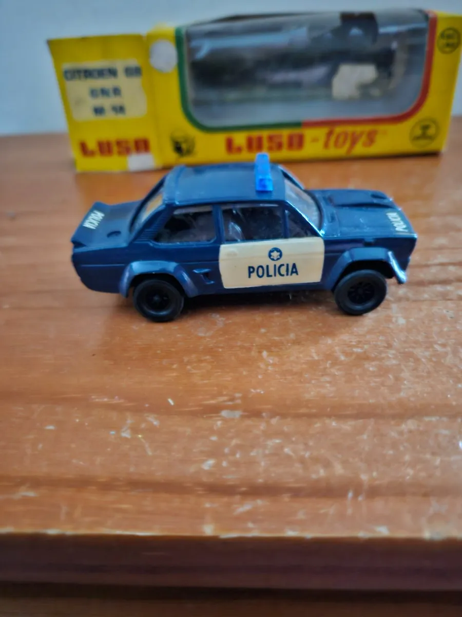 Corgi LUSO Fiat Police Car - Image 2