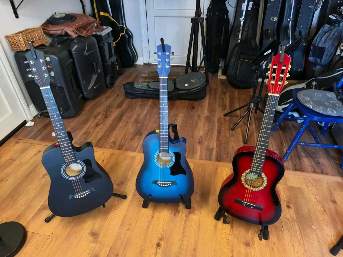 Beginner guitars - Image 1