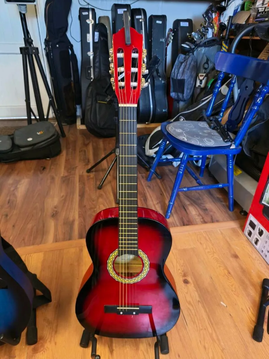 Beginner guitars - Image 3