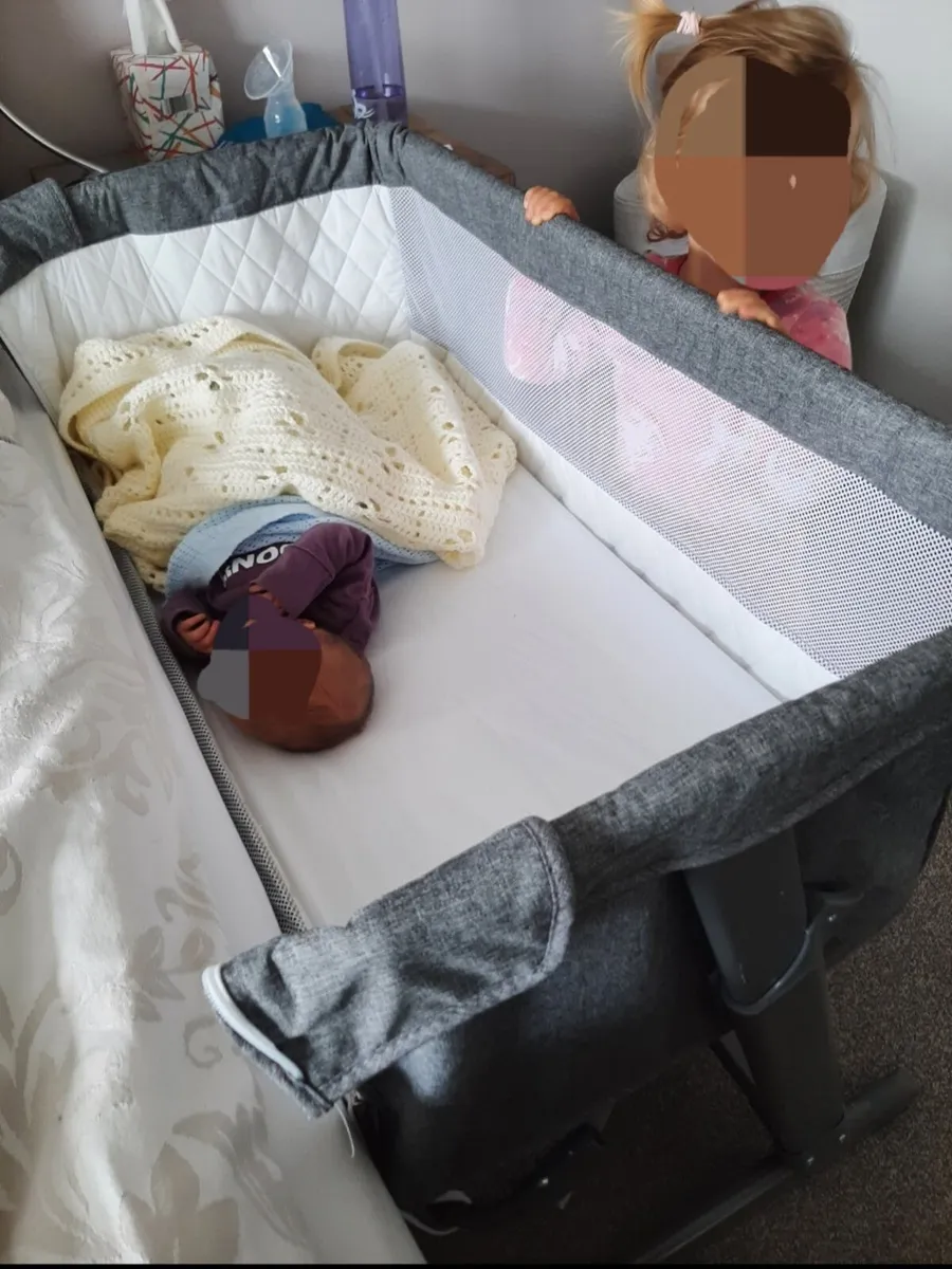 Babylo snuggle cuddle co-sleeper in grey - Image 2