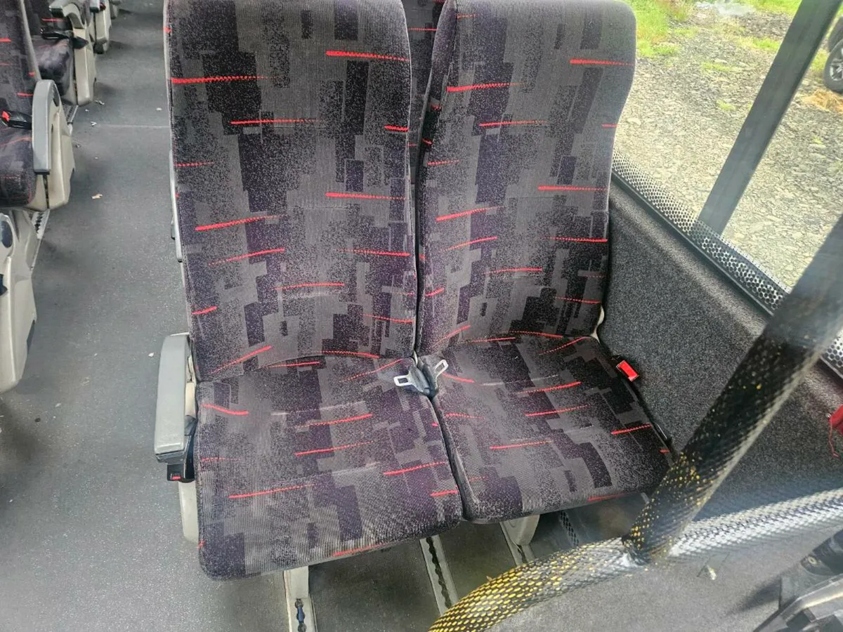 Bus - Image 4