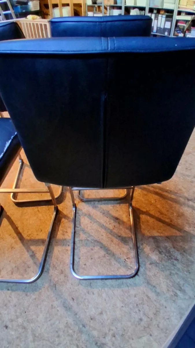 Set of 4 chrome / faux leather kitchen stools - Image 4