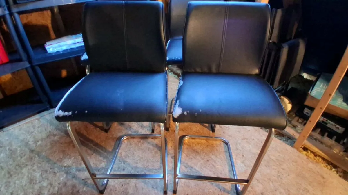 Set of 4 chrome / faux leather kitchen stools - Image 3