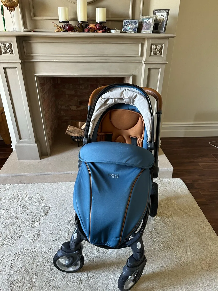 Egg Travel System - Stroller, Carrycot & Car Seat - Image 3