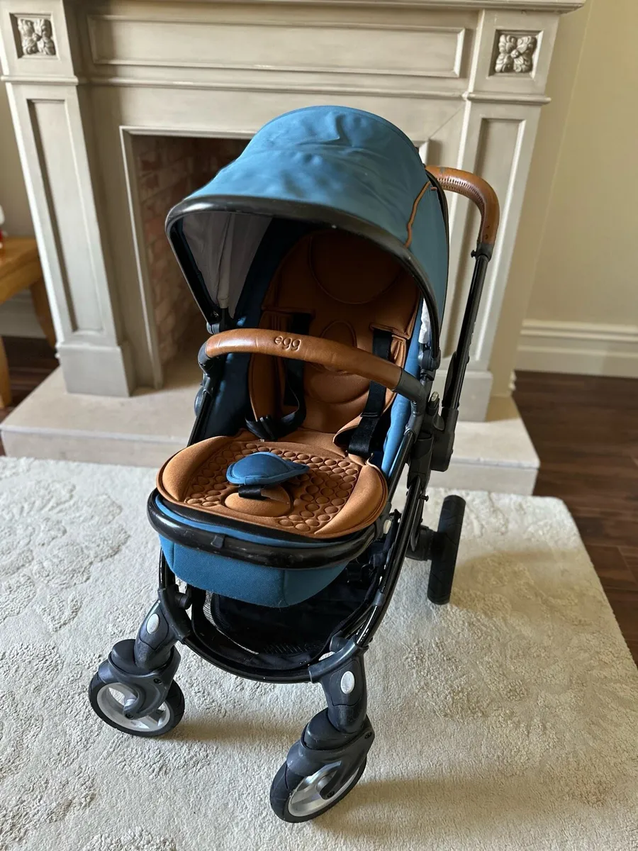 Egg Travel System - Stroller, Carrycot & Car Seat - Image 4
