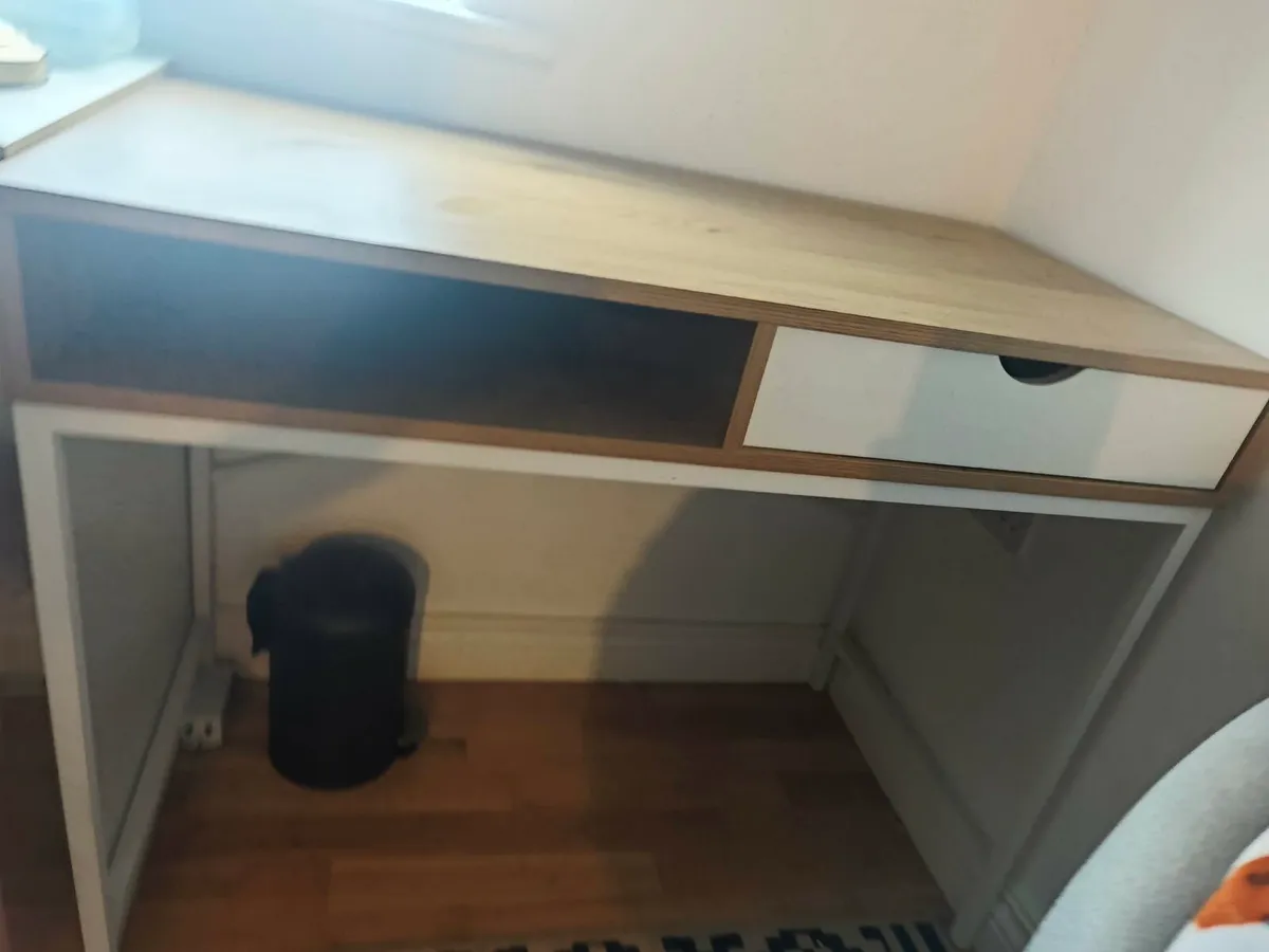 Desk - Image 3