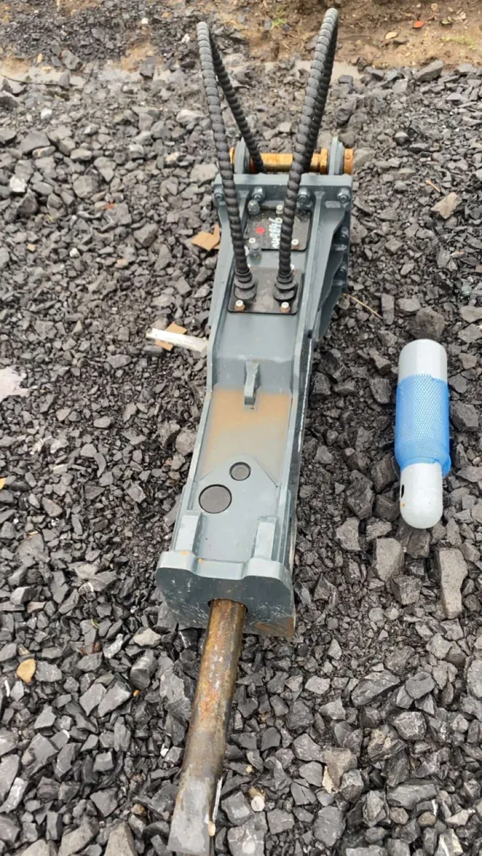 Unused Heroe 680 Rock breaker suit 4-8t digger - Image 2