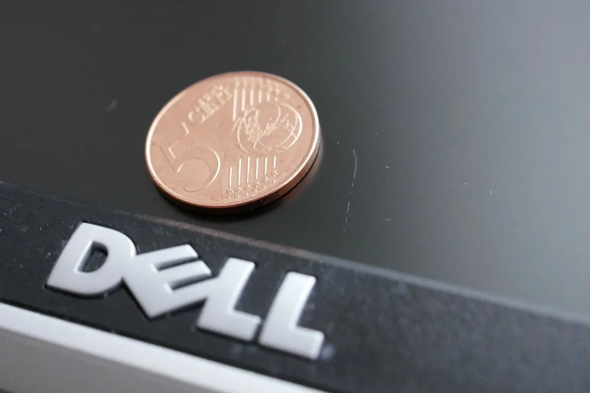 Dell 17" screen scratched - Image 2