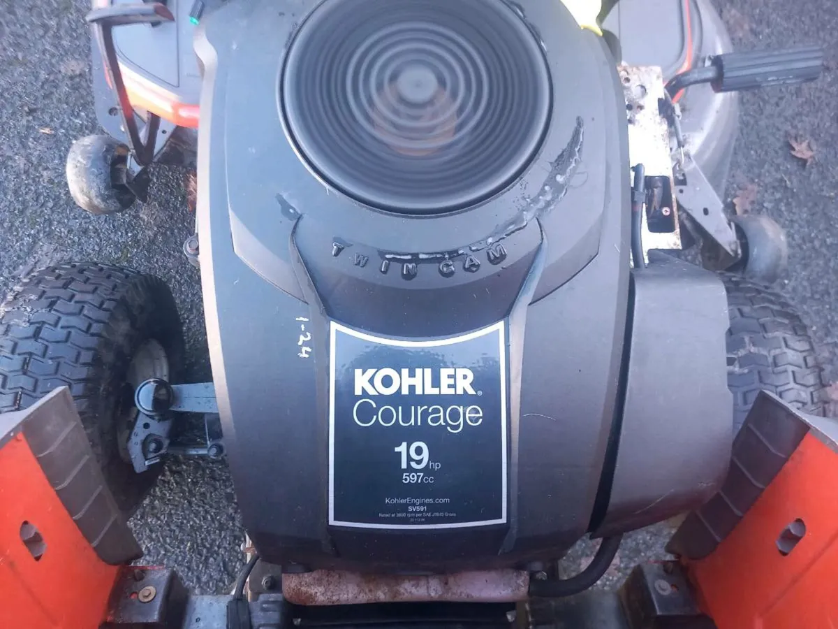 Husqvarna ride on lawnmower 19hp - Image 1