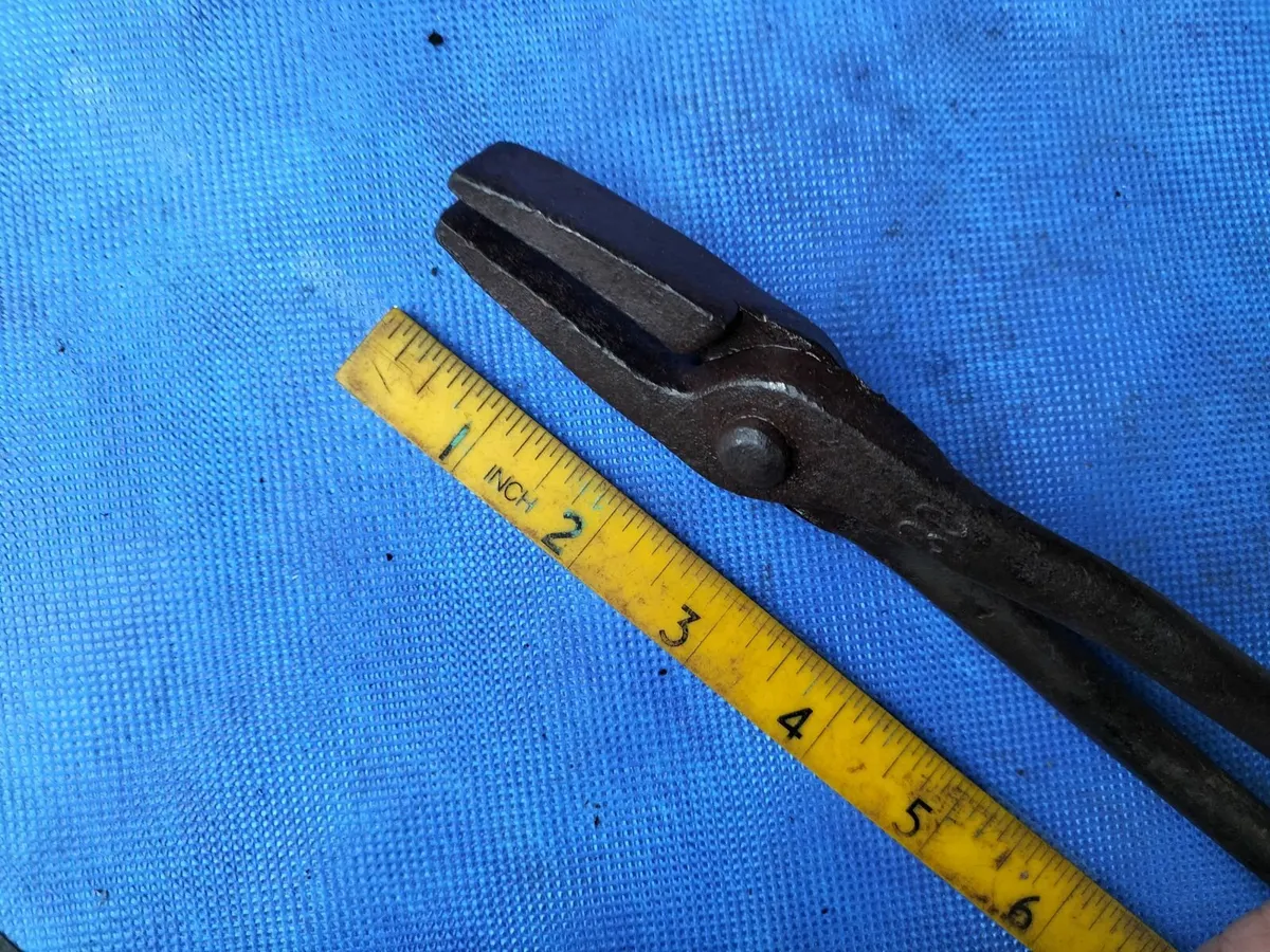 Blacksmiths 12" Flat Tongs - Image 4